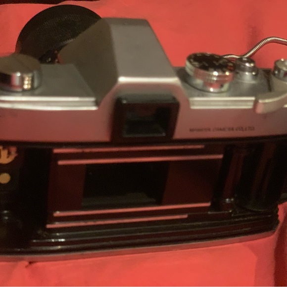 Mamiya Sekor 35mm Film Camera 500 TL with Metal Strap - Picture 8 of 9